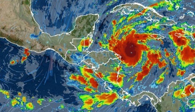 Eta-huracán1